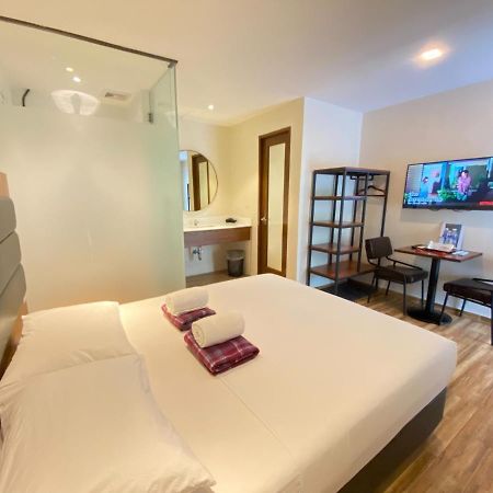 The Hub District Garden Suites Пасай Екстериор снимка