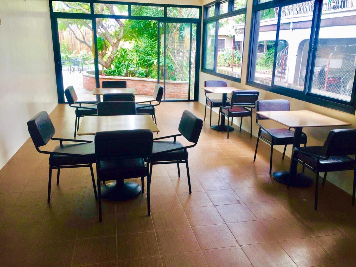 The Hub District Garden Suites Пасай Екстериор снимка
